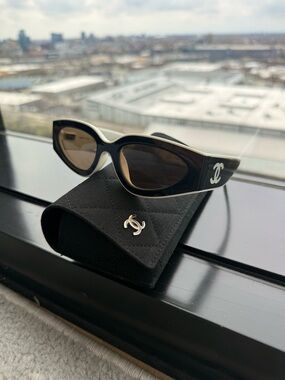 CHANEL Black and Cream Cat-Eye Sunglasses